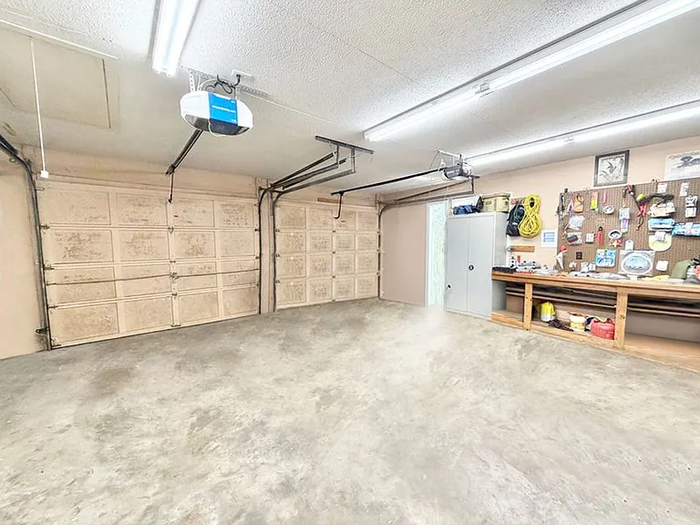 490 Strathy Hall Dr — Photo 20