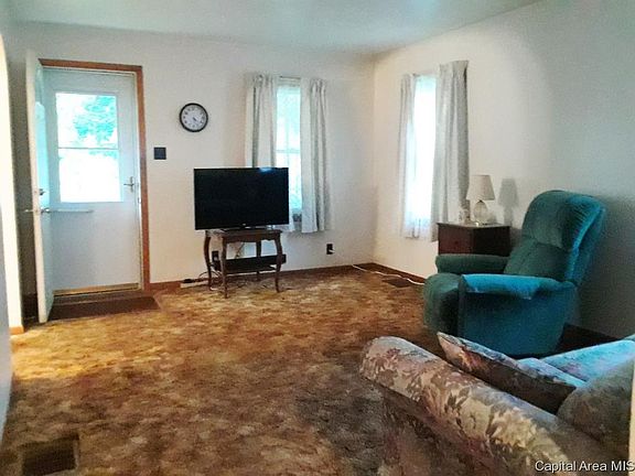 5th image of 129 E Lincoln Ave
