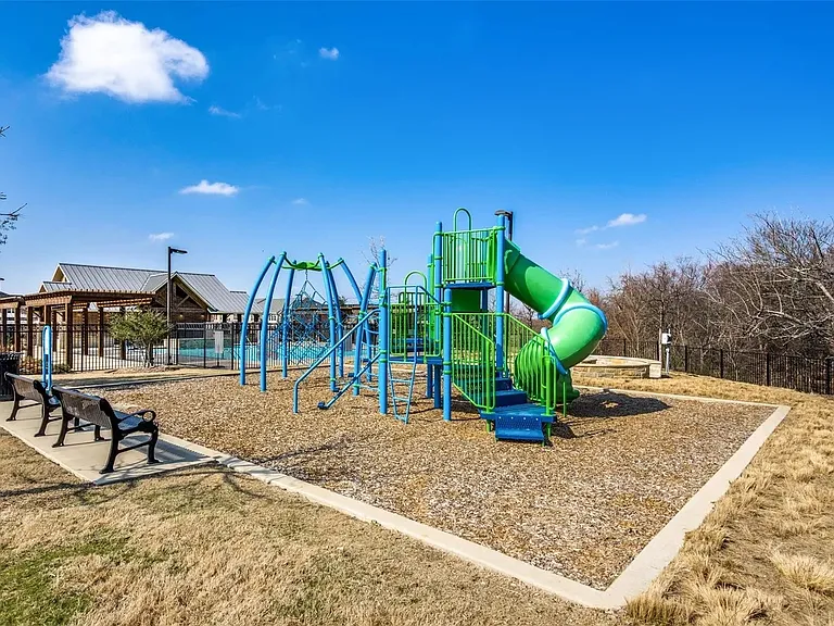 7450 Zachery Dr — Photo 17