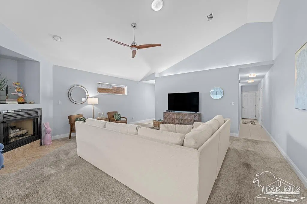 3 bed, 2191 sqft, $2,795 — Photo 4
