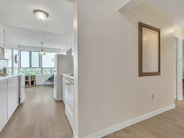600 Grenfell Dr #1010 — Photo 4