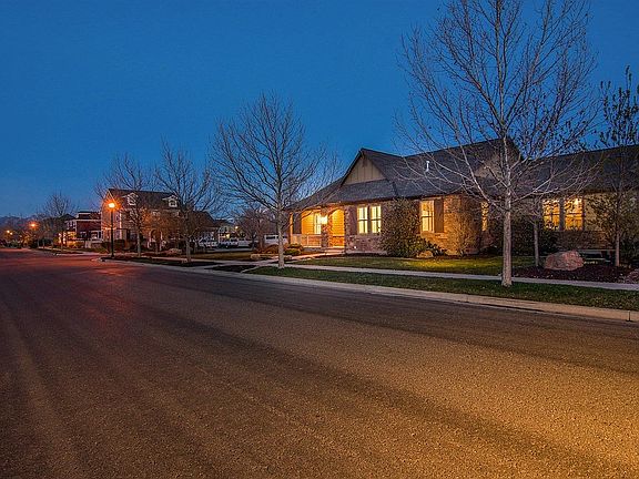 3rd image of 4673 W Lumina Dr