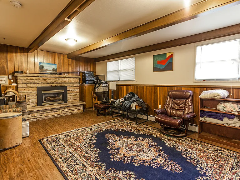 1100 Skyline Dr — Photo 23