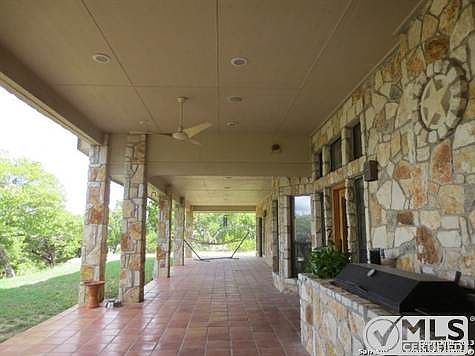 4th image of 752 Willow Springs Dr