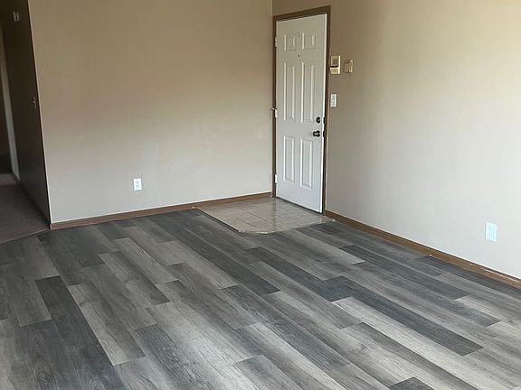 5th image of 3865 Indian Run Dr #2