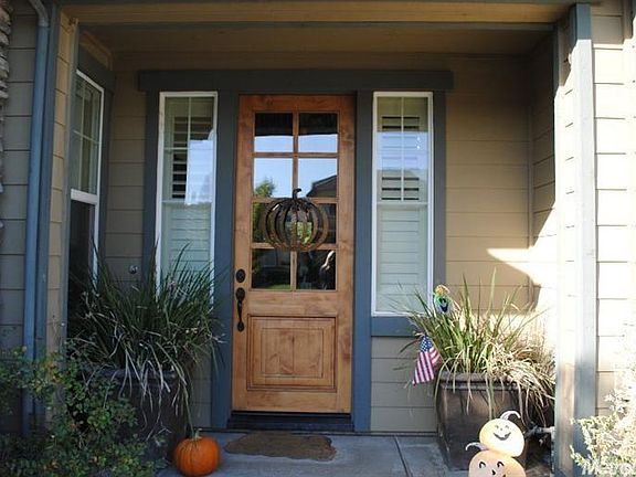 2nd image of 2211 Katzakian Way