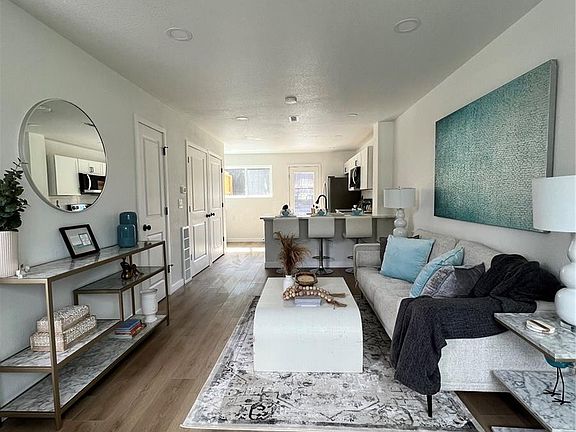 4th image of 705 S krameria Street