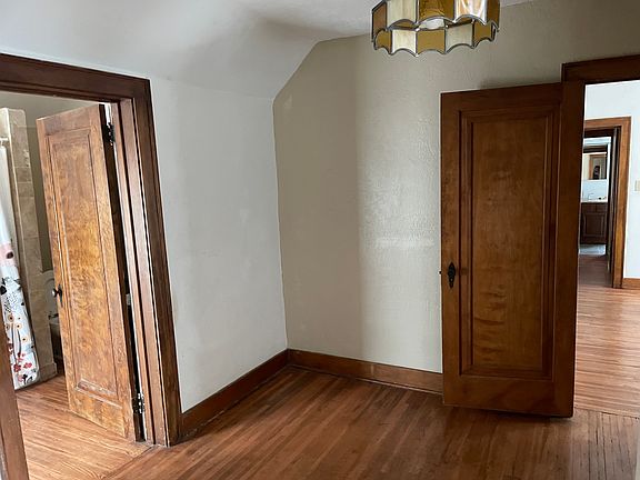 4th image of 3145 Holdrege St Floor 2