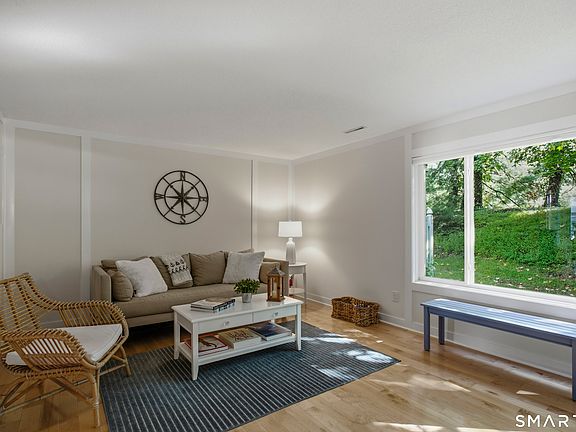 4th image of 12 Strathmore Lane #12