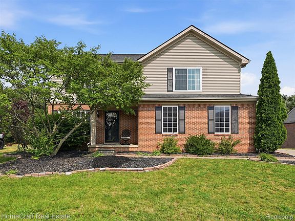 3rd image of 13585 Milton Dr