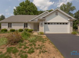 4830 Olde Meadow Ln, Sylvania, OH 43560