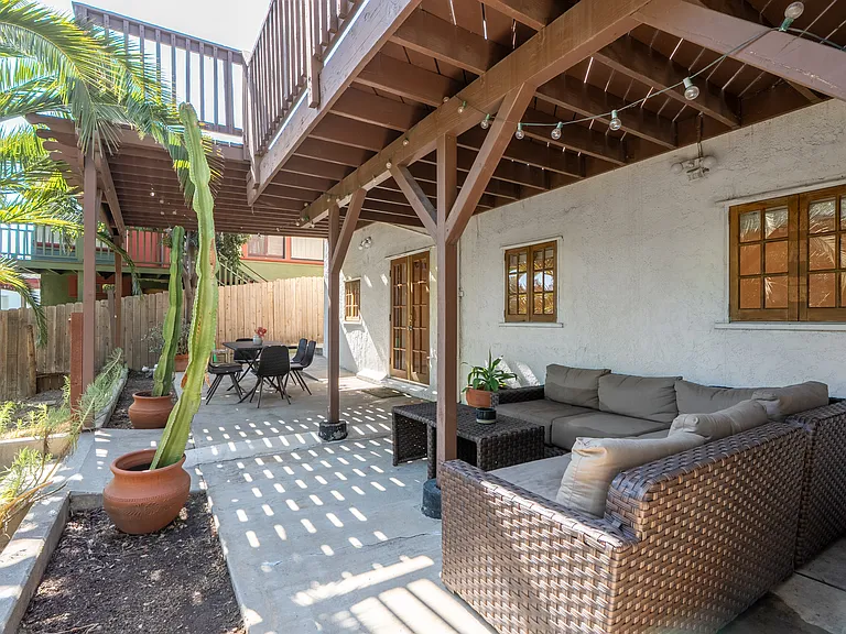 Outdoor living area (furniture included). Studio has exclusive use