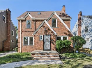 3621 Cedarbrook Rd, University Heights, OH 44118