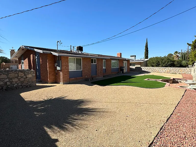 8701 Grover Dr — Photo 20