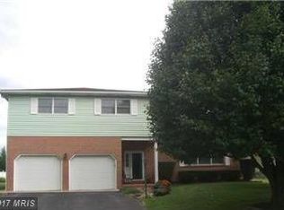 513 Colonial Dr, Greencastle, PA 17225