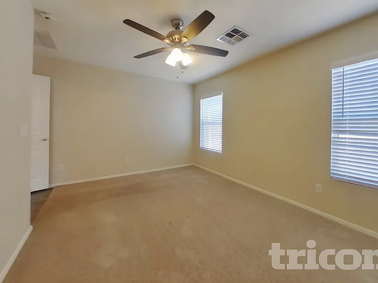 11634 W Vogel Ave — Photo 6