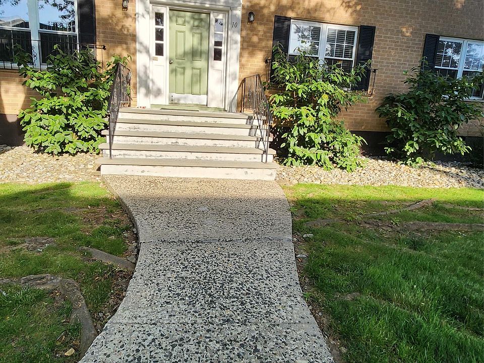 1st image of 10 Somerset Drive #26K