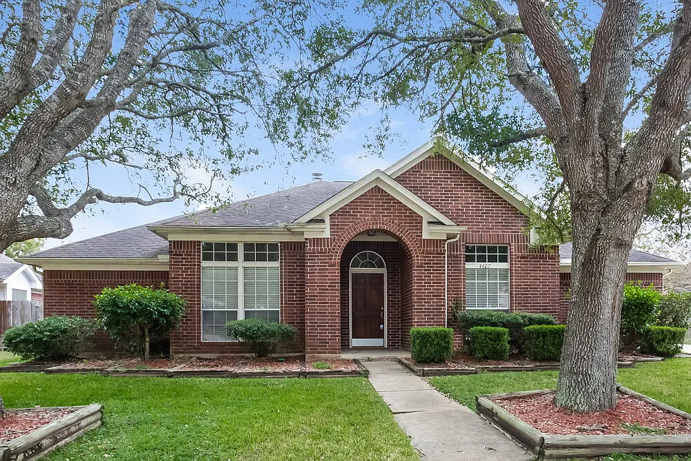 4 bed, 2.0 bath, 2365 sqft, $2,400 — Photo 1