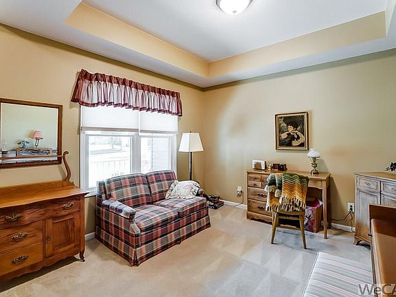 5th image of 650-11 Golden Oaks Dr