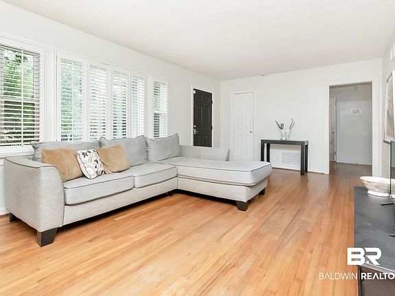4th image of 450 Brookwood Dr