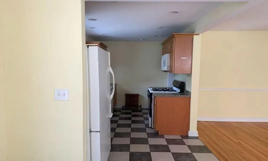 3 bed, 1.5 bath, 1440 sqft, $2,700 — Photo 3
