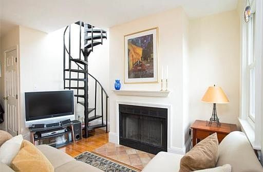5th image of 171 Warren Ave