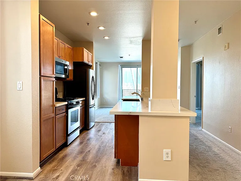 6400 Crescent #313 — Photo 4