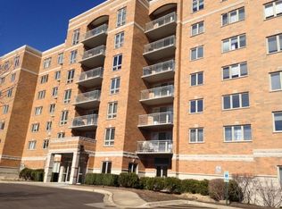 6815 N Milwaukee Ave APT 207, Niles, IL 60714