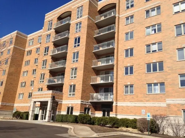 6815 N Milwaukee Ave APT 207, Niles, IL 60714