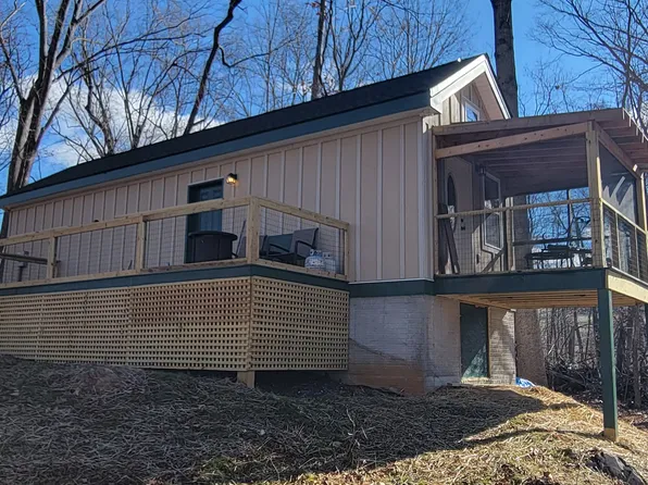 20 Pleasant Valley Rd, Raphine, VA 24472