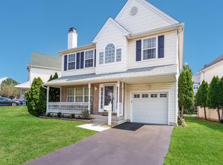 620 Foxglove Dr, Morton, PA 19070