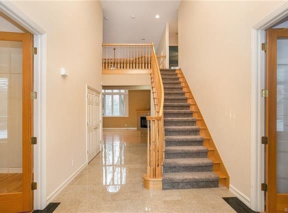 5th image of 3195 Oxford W