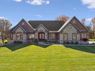 110 Stone Ridge Meadows Dr, O'Fallon, MO 63366