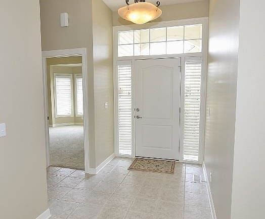 3rd image of 327 Inglewood Cir