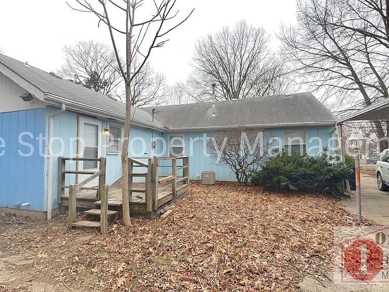 5714 NE 49th St — Photo 22