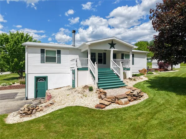 2135 1st St, Connellsville, PA 15425