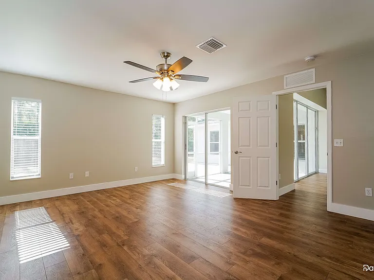 1743 Hazelton Ave — Photo 8
