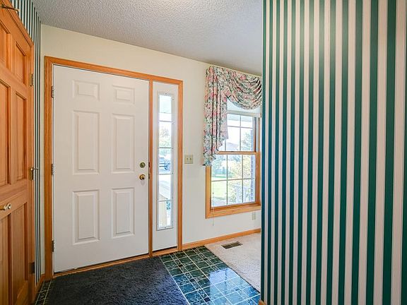 4th image of 6580 Rivercrest Dr