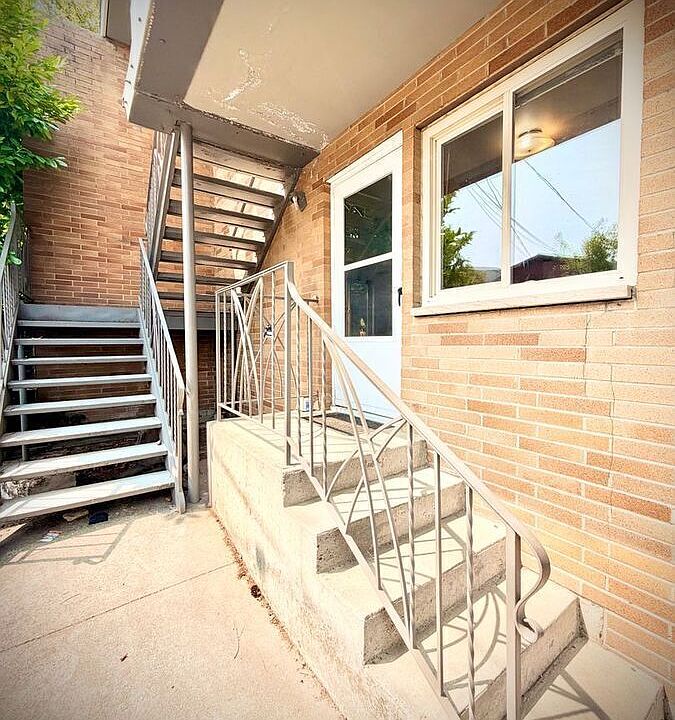 1st image of 4215 Linden Ave N APT 2