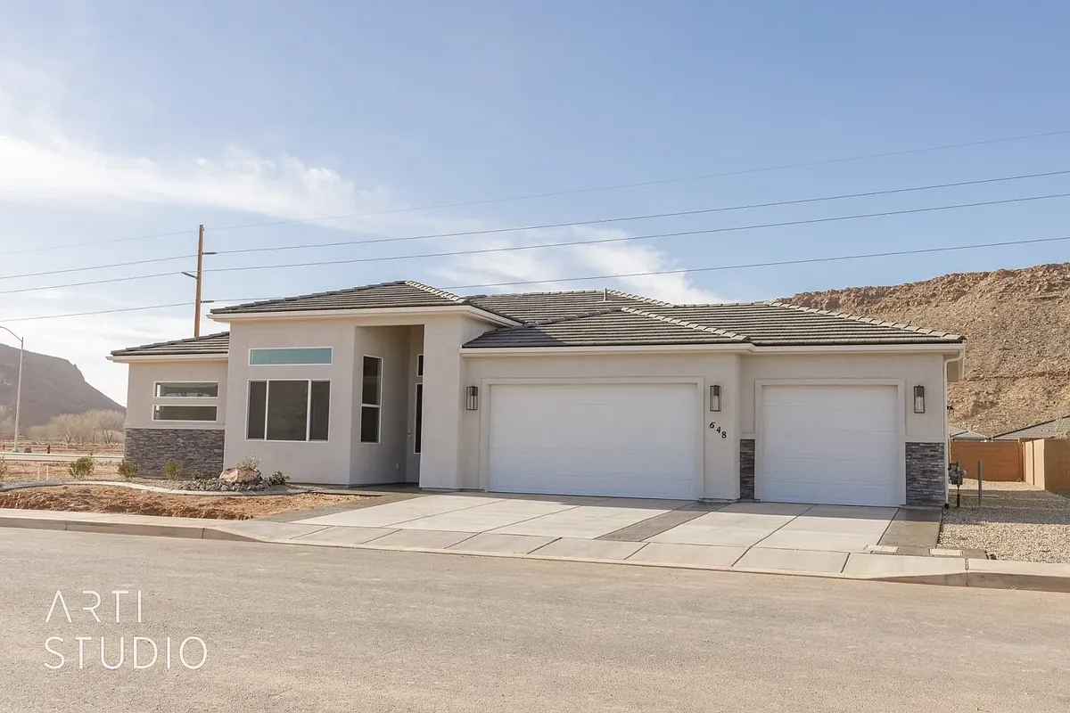 Building Photo - 648 S Deep Creek Dr
