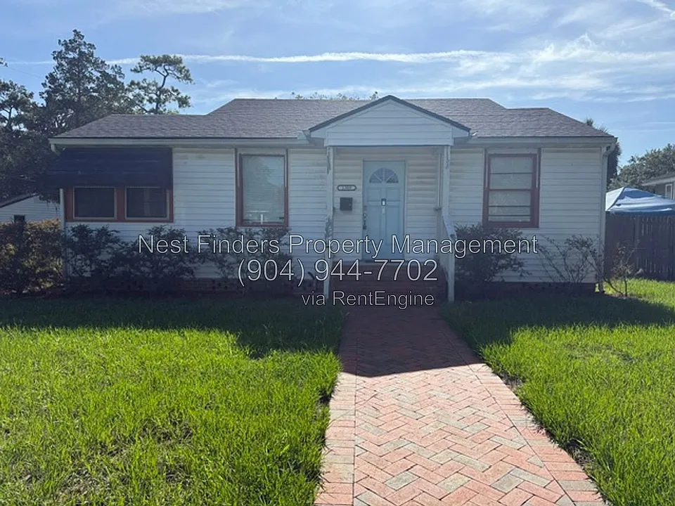 1309 Macarthur St