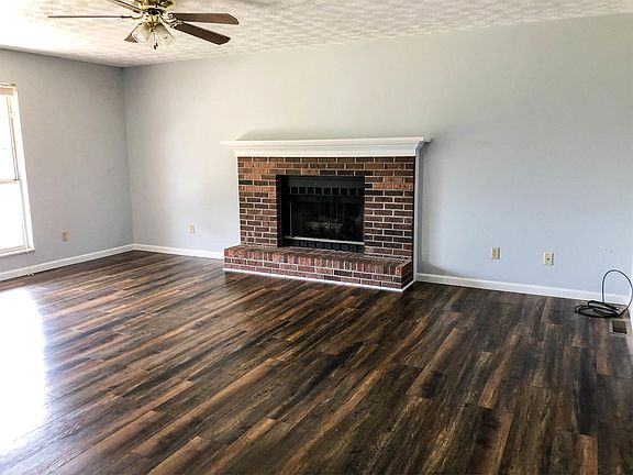 3rd image of 1429 Peabody Dr