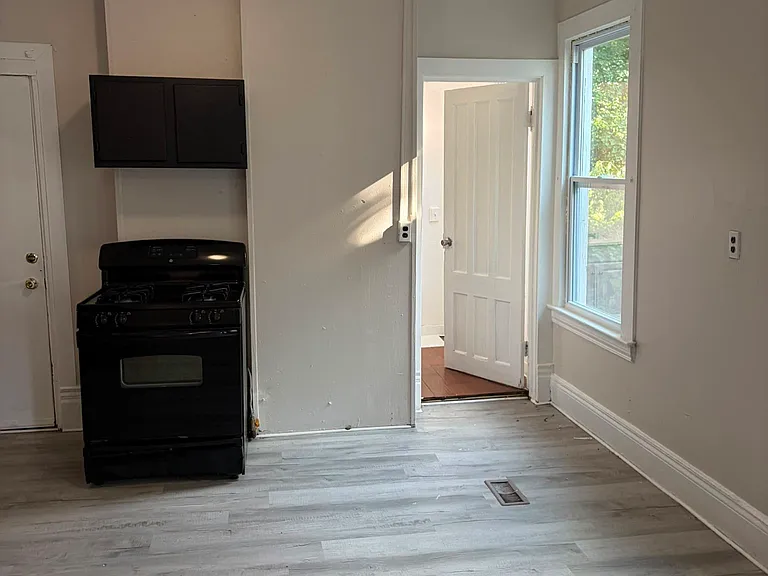 809-11 Tallman St #1 — Photo 5