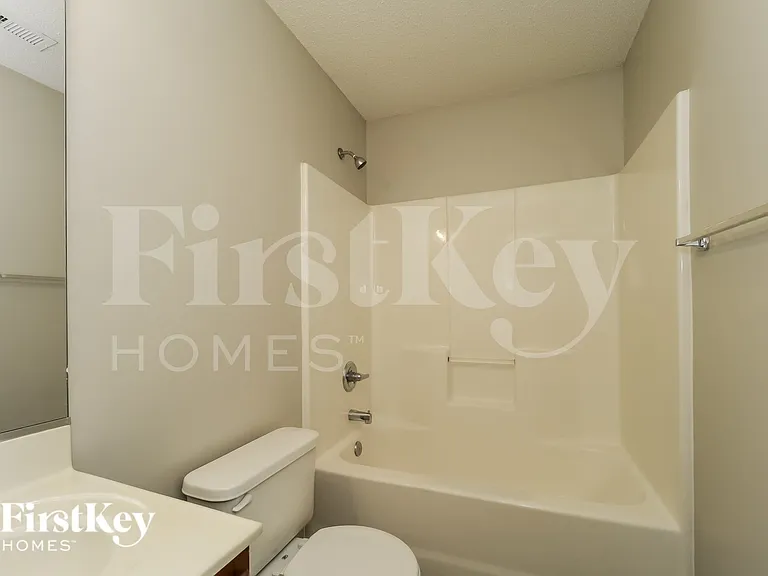 217 Kinnley Ct — Photo 8