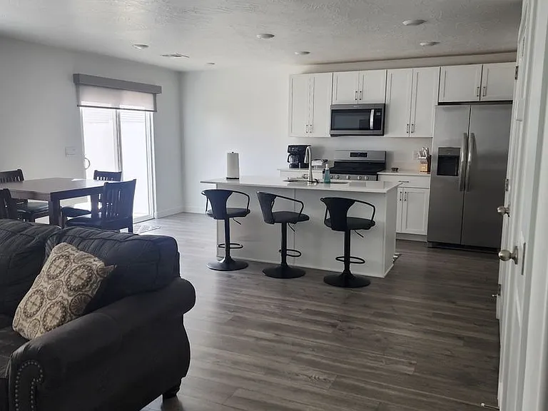 379 N 2050 W — Photo 11