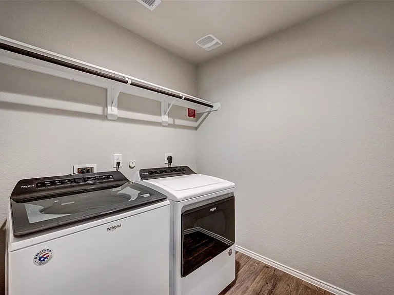 1710 Goose Island Ln — Photo 16