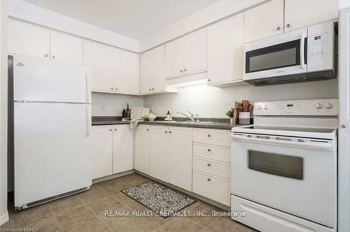 3 bed, $2,350 — Photo 4