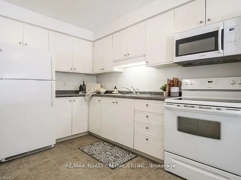 159 Brantwood Park Rd #159A — Photo 4