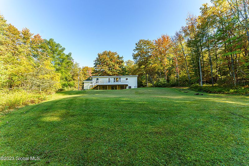 4th image of 194 Greenman Hill Road