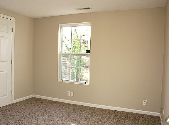 5th image of 221 Connell St